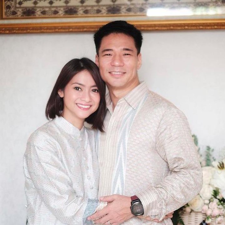 <p>Sudah hampir enam tahun membina rumah tangga, Rini Yulianti dan Michael Andrew Ha selalu romantis dan mesra. (Foto: Instagram @riniyulianti)</p>