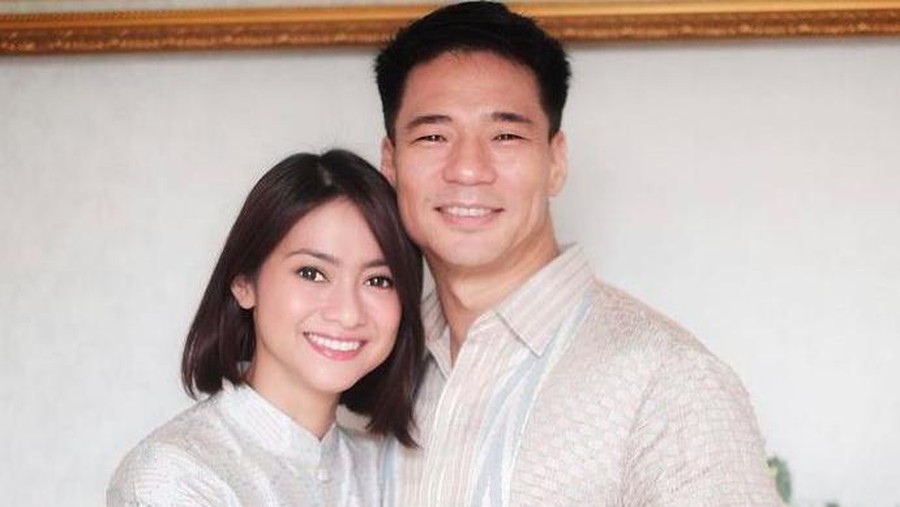 Rini Yulianti dan suami Korea