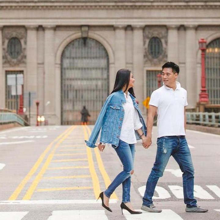 <p>Meski beda budaya, tampaknya Rini dan Michael telah mengatasinya dengan baik. Kita doakan semoga keduanya selalu langgeng ya, Bunda. (Foto: Instagram @riniyulianti)</p>