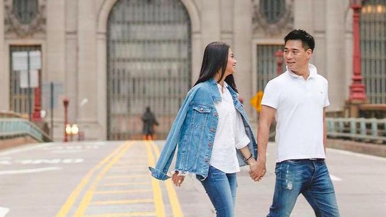 Rini Yulianti dan suami Korea