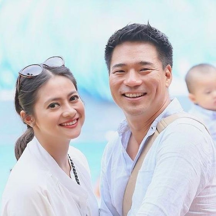<p>Rini Yulianti, adik Ririn Ekawati, menikah dengan pria mualaf asal Korea, Michael Andrew Ha, sejak Juni 2014 lalu. (Foto: Instagram @riniyulianti)</p>