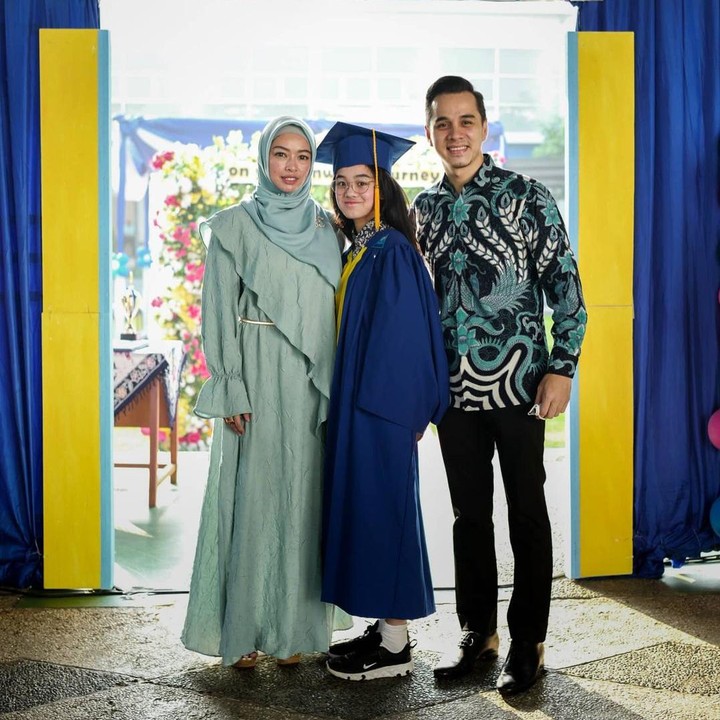 <p>Shaista tumbuh menjadi gadis remaja cantik nan jelita. Ia sangat dekat dengan sang ayah. Potret kebersamaan Shaista dan Rio membuat mereka terlihat seperti kakak beradik! (Foto: Instagram: @rio.stokhorst)</p>