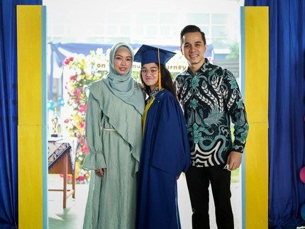 7 Potret Kebersamaan Rio Stokhorst dan Anak Perempuannya yang Beranjak Remaja