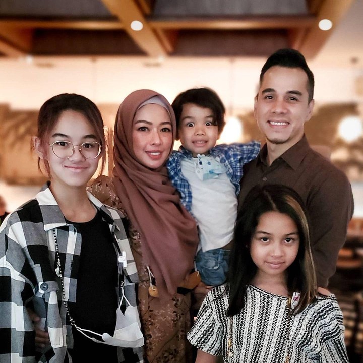 <p>Sejak menikah dengan Aureli Beata Schulz pada 2007, Rionaldo Stokhorst dikaruniai tiga anak. Putri sulungnya, Shaista kini sudah beranjak remaja. (Foto: Instagram: @rio.stokhorst)</p>