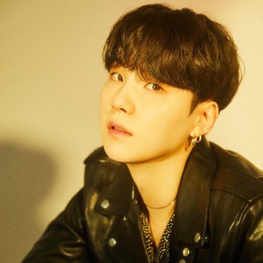 Mengulik Kisah Cinta SUGA BTS, Tipe Ideal hingga Kenangan Cinta Monyet