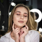 Buat Tampilan Full Makeup, Total Modal Produknya Nggak Sampai 250 Ribu!