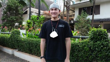 img-title Kisah Ibunda Vino G Bastian Jadi Mualaf Dibimbing Buya Hamka