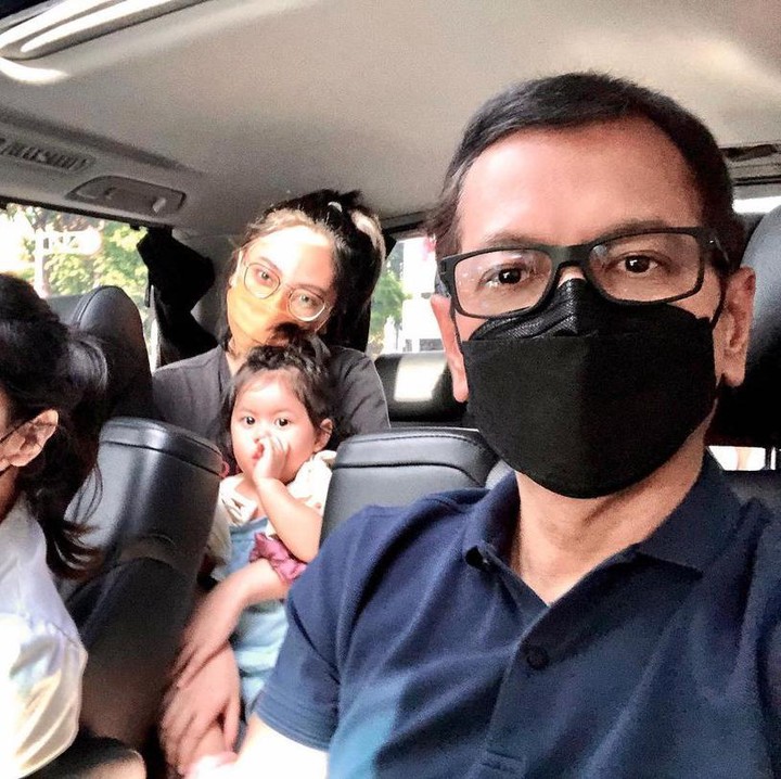 <p>Pemilik nama lengkap Wishnutama Kusubandio ini punya lima anak, Bunda. Keempat di antaranya kini sudah beranjak dewasa. (Foto: Instagram @wishnutama)</p>