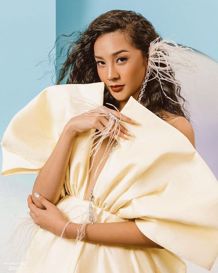 Anya Geraldine Punya wajah cantik dan tubuh yang seksi membuat Anya Geraldine menjadi wanita dambaan kaum adam. Yuk kita intip potretnya!