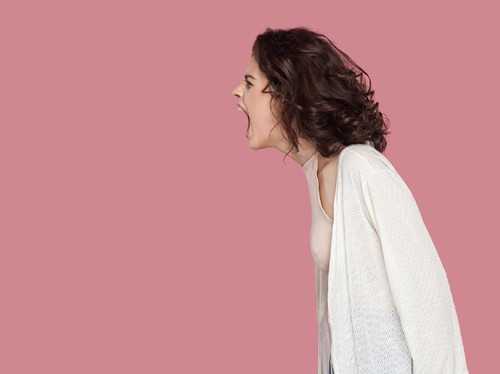 Kurang Tidur Bikin Kamu Jadi Ngambekan, Ini Alasannya