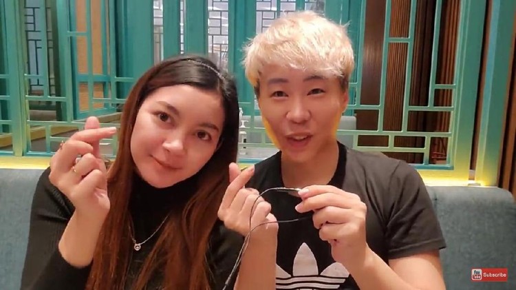 Kania Permatasari dan Ujung Oppa Kania Permatasari dan Ujung Oppa