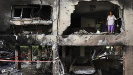 Sembunyi di Terowongan, 10 Warga Gaza Selamat dari Bom Israel