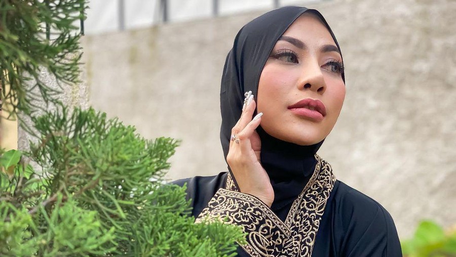 Liza Aditya Penyanyi Liza Aditya