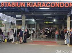 Mulai Senin, KA Lokal di Bandung Hanya Layani Pekerja Sektor Esensial dan Kritikal