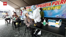 VIDEO: 400 Anggota Polisi Di Mojokerto Dites Swab PCR