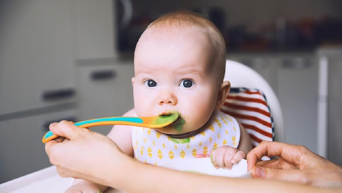 Anak makan