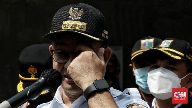 Gubernur Anies saat ini dinilai hanya bisa mengimplementasikan PPKM mikro semaksimal mungkin. Menarik rem darurat akan berhadapan dengan pemerintah pusat.