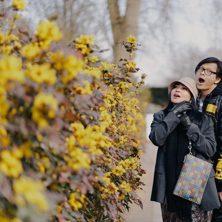 <p>Menghabiskan momen Idul Fitri di London, Armand Maulana dan Dewi Gita tak melewatkan kesempatan untuk mengabadikan potret romantis mereka. (Foto: Instagram: @armandmaulana04)</p>