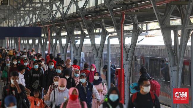 Jumlah penumpang KAI regional Sumatera Utara anjlok hingga 50 persen selama periode Pemberlakuan Pembatasan Kegiatan Masyarakat (PPKM).