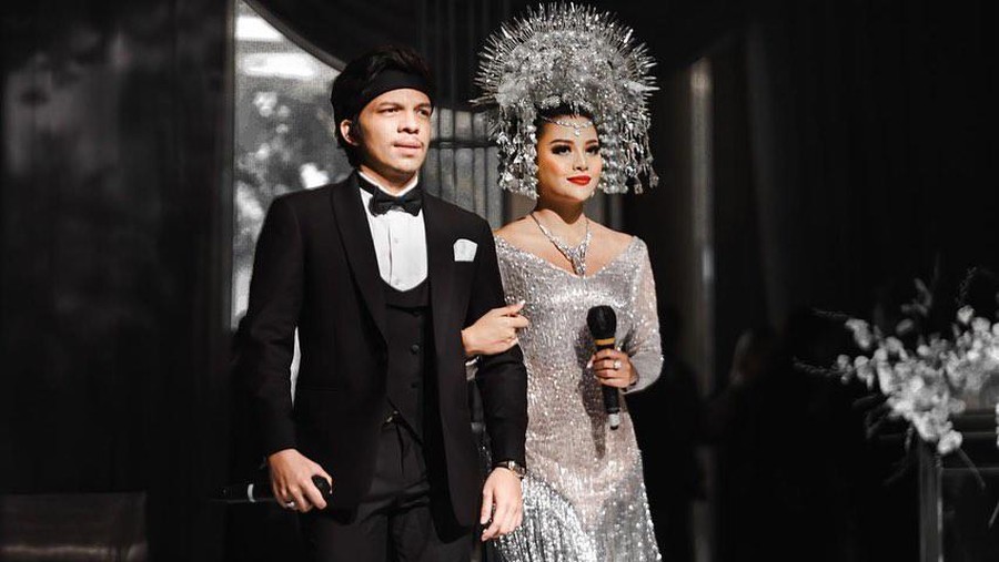 Aurel dan Atta tengah berduka, akan tetapi mereka tetap dihujat karena dianggap terlalu mengumbar kehidupan. Yuk intip potret mereka!