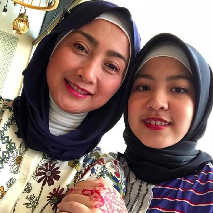 <p>Nasywa semakin mirip dengan Desy Ratnasari ya. Bagaimana menurut Bunda? (Foto: Instagram @desyratsariterdepan)</p>