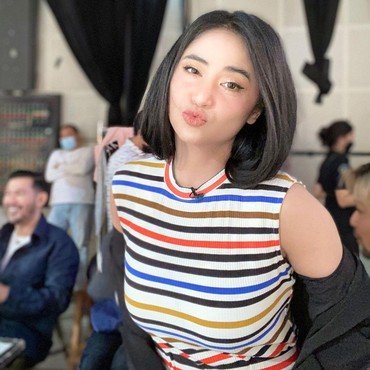 Tidur di Paha Aldi Taher, Dewi Perssik Nangis Minta Maaf pada Salsabilih