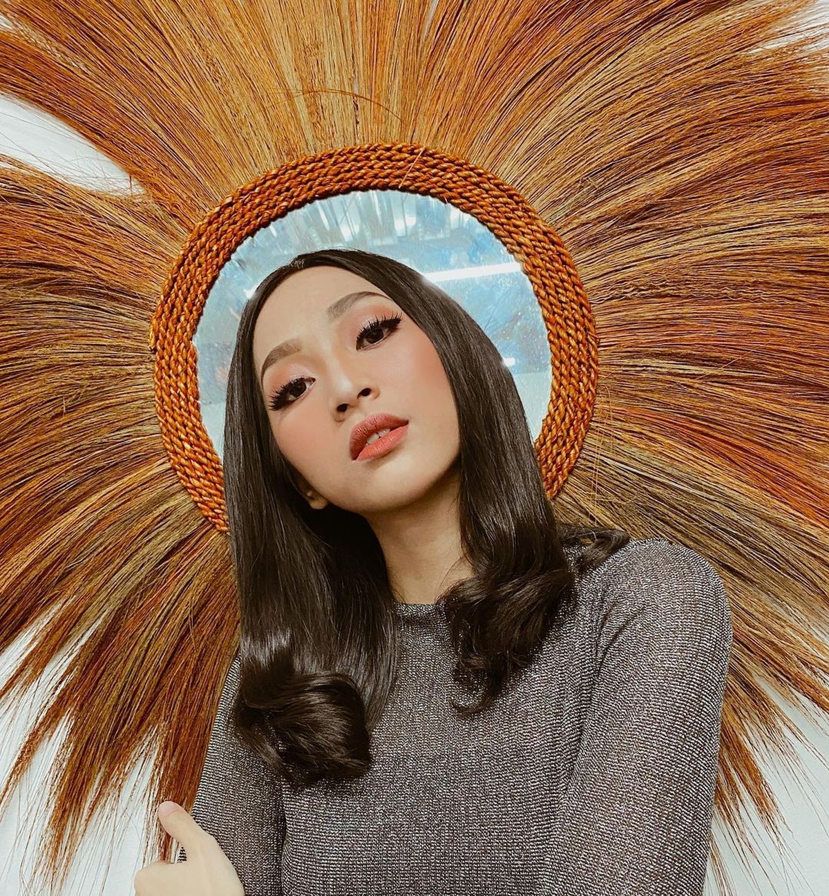 Banyak yang mengira Harini Sondakh memeluk Islam dan menjadi mualaf&period; Yuk kita lihat potretnya&excl;