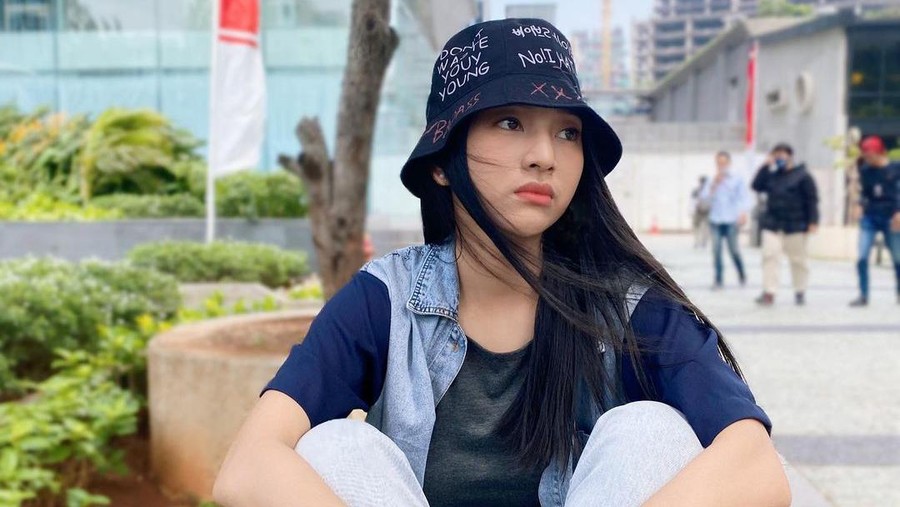 Banyak yang mengira Harini Sondakh memeluk Islam dan menjadi mualaf. Yuk kita lihat potretnya!