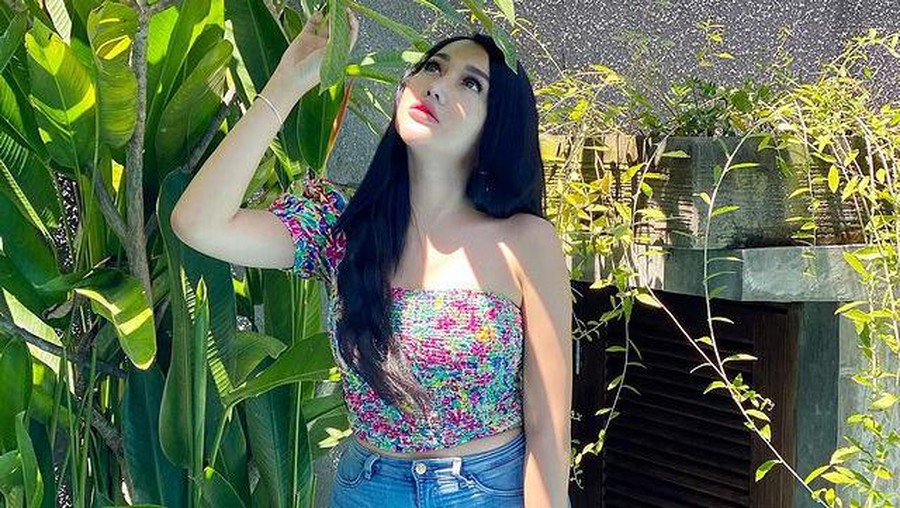 Lucinta Luna mengaku punya burung selama 16 tahun di video baru YouTube Boy William. Yuk lihat potret Lucinta Luna!