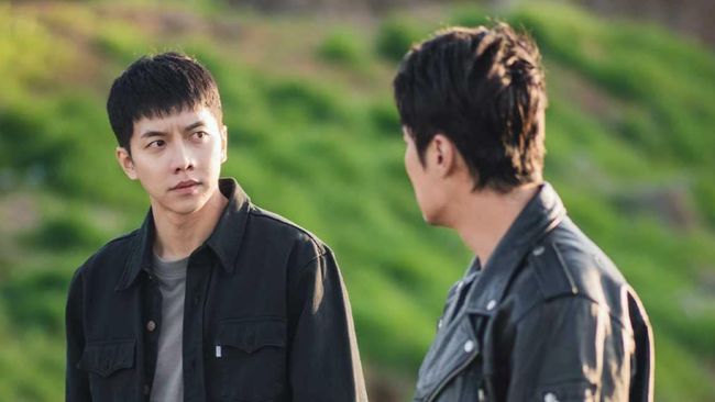 Lee Seung-gi resmi meninggalkan agensi Hook Entertainment. Setelah itu, ia dikabarkan tengah mendirikan agensi bersama sang ayah.