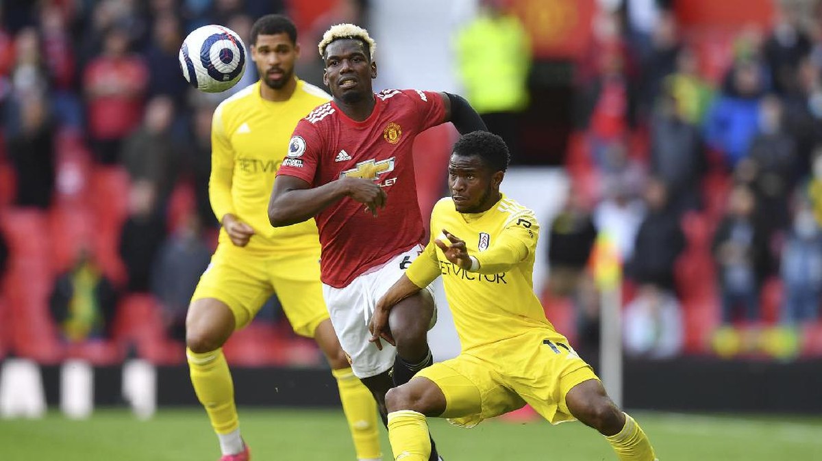 FOTO: Pogba Kibarkan Bendera Palestina di Man Utd vs Fulham