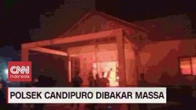 VIDEO: Polsek Candipuro Dibakar Massa