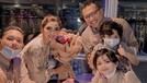 Potret Keluarga Anang Hermansyah di Dubai Keluarga Anang Hermansyah tengah berkunjung ke Dubai. Yuk kita lihat potret selama mereka disana!