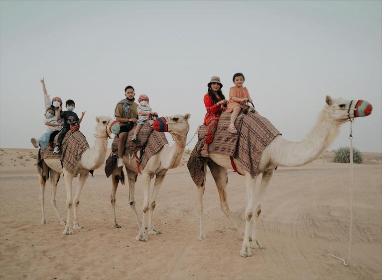 Keluarga Anang Hermansyah tengah berkunjung ke Dubai. Yuk kita lihat potret selama mereka disana!