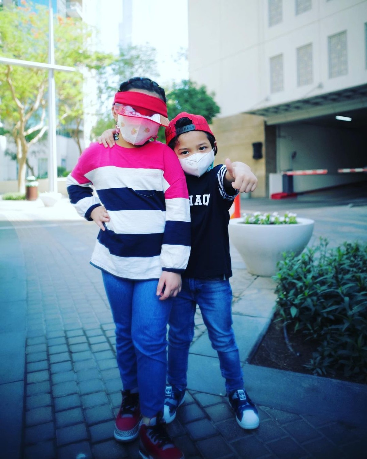 Keluarga Anang Hermansyah tengah berkunjung ke Dubai&period; Yuk kita lihat potret selama mereka disana&excl;