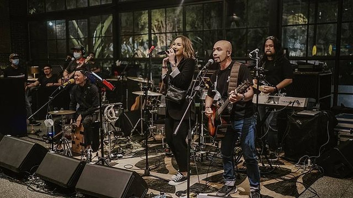 Perayaan Hari Ulang Tahun Sara Wijayanto yang ke 42&period;