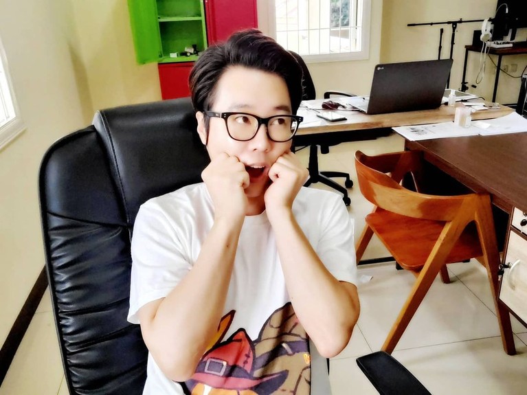 Ujung Oppa Youtuber Korea yang Jadi Mualaf dan Nikahi Pedangdut Nama Ujung Oppa Youtuber asal Korea sempat viral karena jadi mualaf dan nikahi penyanyi dangdut. Yuk kita lihat potretnya!