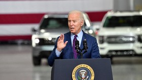 Biden Deklarasi Status Darurat Florida usai Apartemen Ambruk