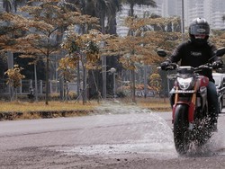 Test Ride All New CB150R Streetfire: Sensasi Motor Harian Moge Look dengan USD