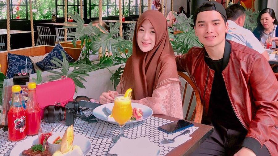 Rumah tangga Alvin Faiz dan Larissa Chou diisukan sedang bermasalah. Yuk kita lihat potret keharmonisan mereka!
