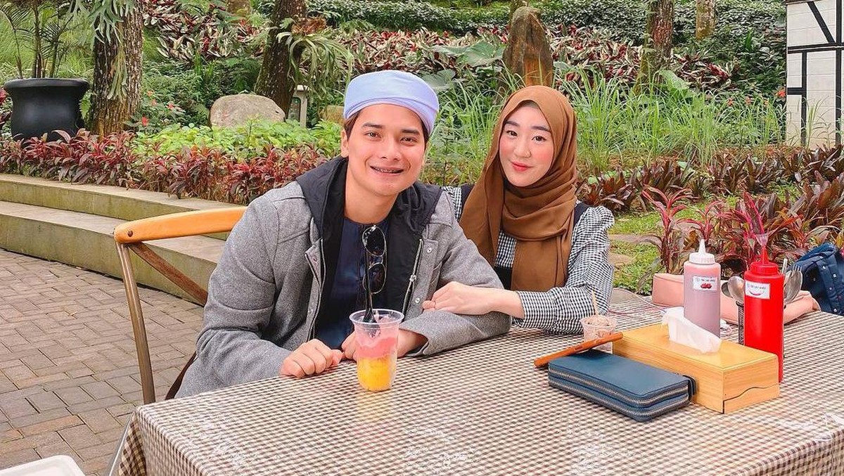 Rumah tangga Alvin Faiz dan Larissa Chou diisukan sedang bermasalah&period; Yuk kita lihat potret keharmonisan mereka&excl;