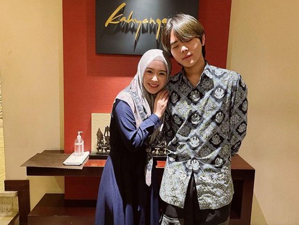 7 Potret Tampan Adik Selebgram Korea Ayana Moon yang Juga Mualaf