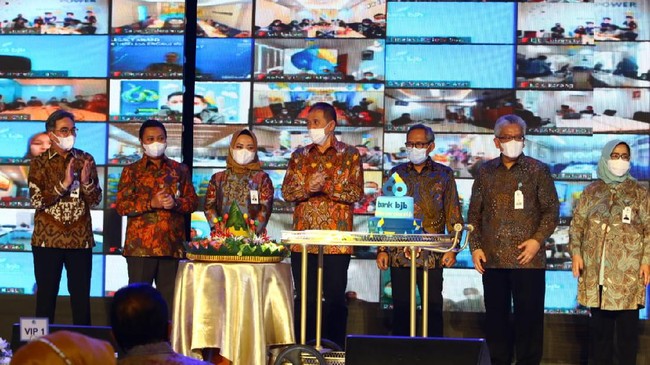 Bank bjb genap berusia 60 tahun dan terus memperluas manfaat lewat serangkaian inovasi, kolaborasi dan pelayanan prima.