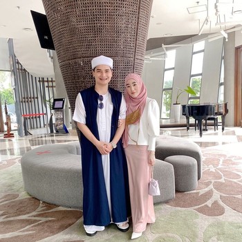 Potret Alvin Faiz dan Larissa Chou, Pasangan Suami-Istri yang Rumah