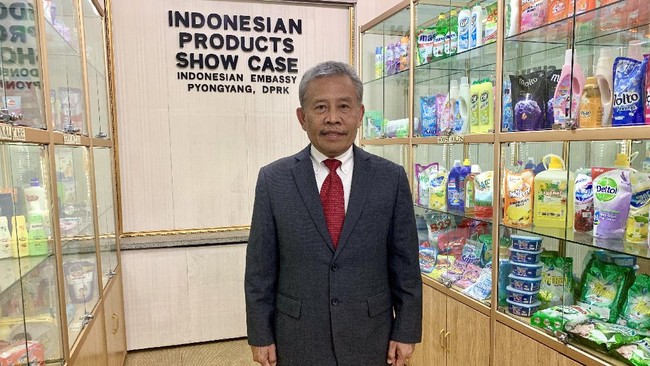 Kemlu memulangkan Duta Besar RI di Pyongyang, Berlian Napitupulu, beserta para staf KBRI dan keluarga pada Jumat (23/7) karena lockdown di negara tersebut.