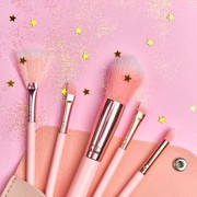 Gak Bisa Asal, Begini Cara Cuci Kuas Makeup Tanpa Merusaknya