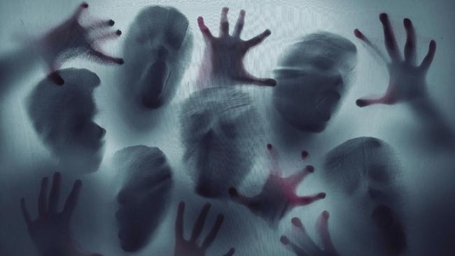 Dalam dunia medis, kesurupan dikenal sebagai dissociative trance disorder (DTD). Lalu, mengapa bisa muncul kesurupan massal?