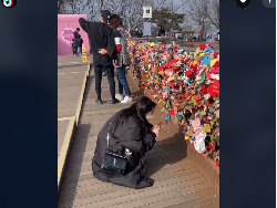 Kisah Viral Wanita Terbang dari Amerika ke Korea Demi Gembok Cinta