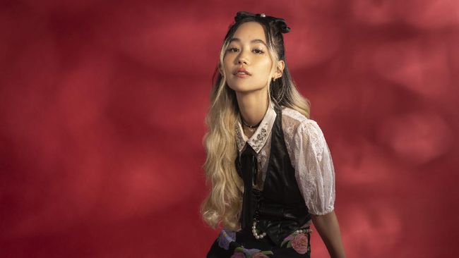 Pemeran Nanno, Kitty Chicha Amatayakul memiliki mimpi terpendam pada dua dunia seni yang ia cintai: karier dan musik.