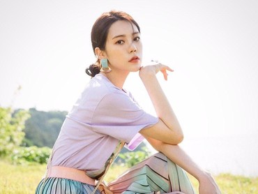 img-title Usai Terlibat Skandal Alkohol, Artis Korea Ini Dituding Lakukan Oplas
